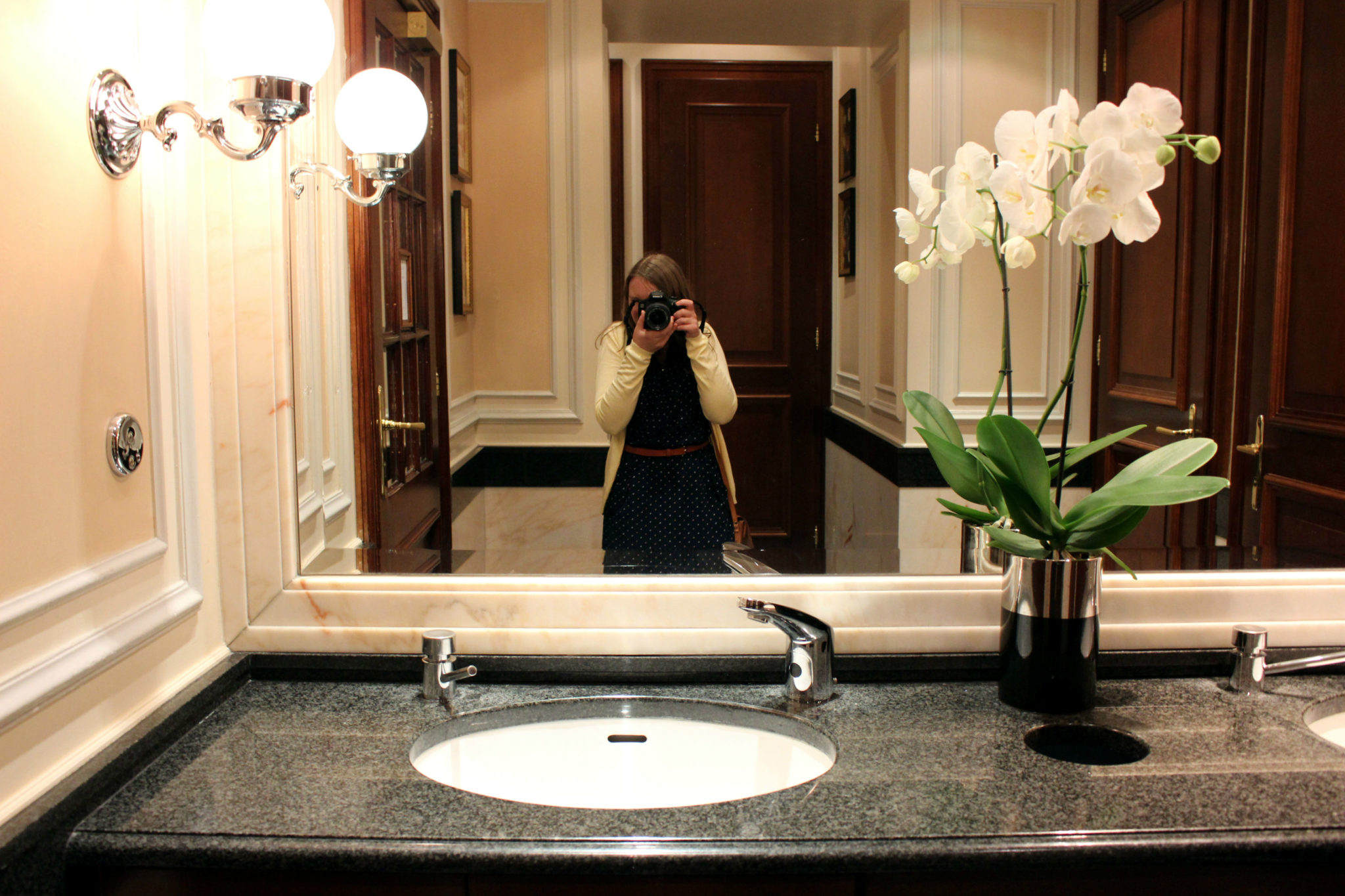 Selfie w kiblu Hotelu Sacher ;)